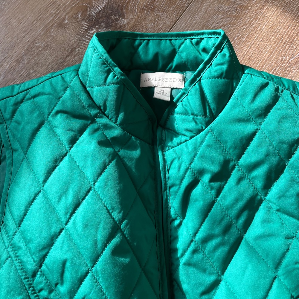 Green Vest Size Medium - Picture 5 of 5